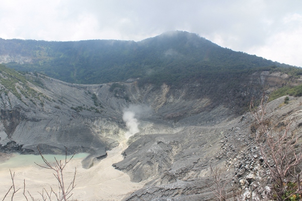Tangkuban Perahu Legenda